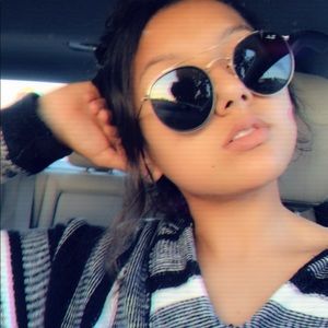 Meet your Posher, Breanna